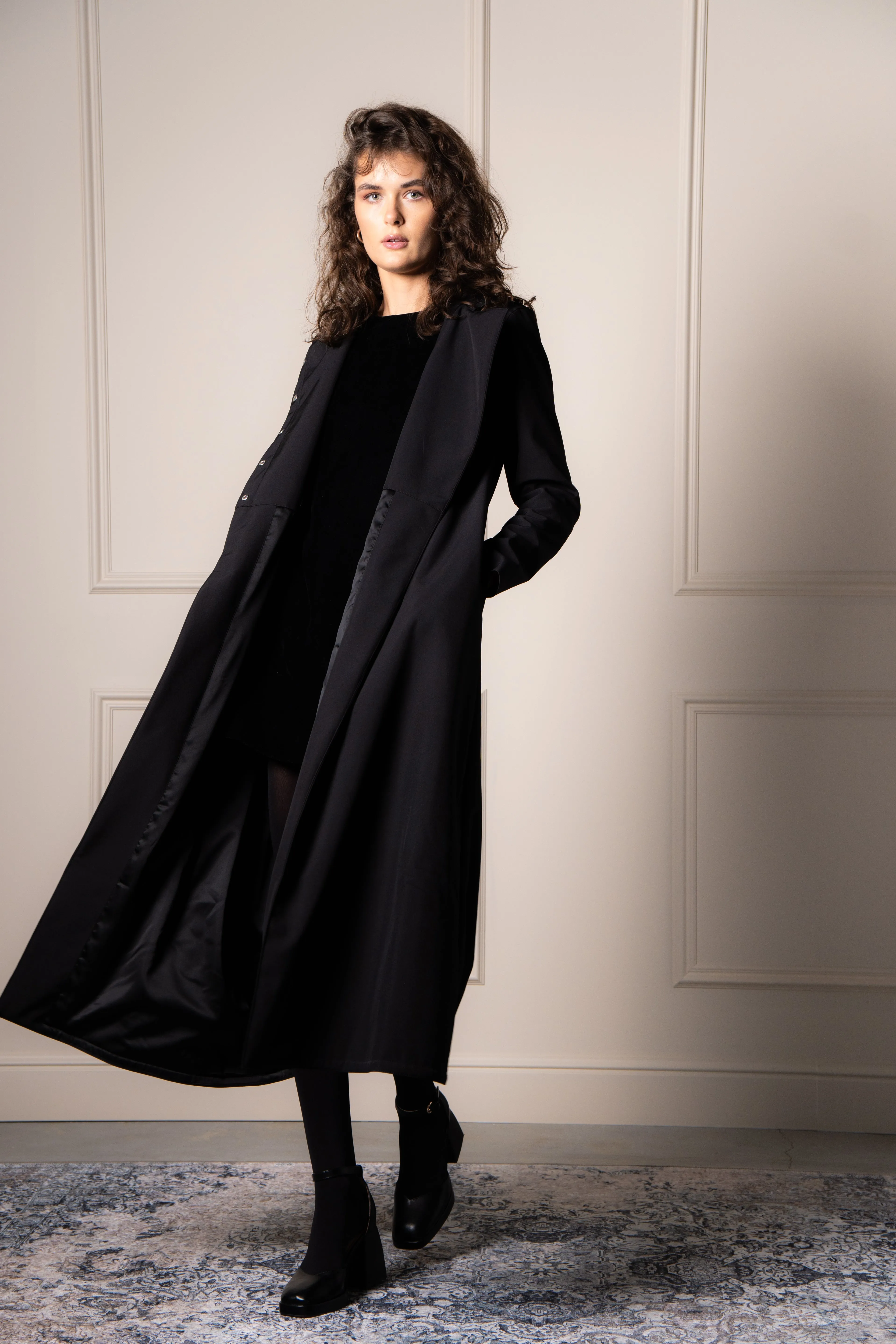 'Black Classic' coat in size S long (with imperfection)