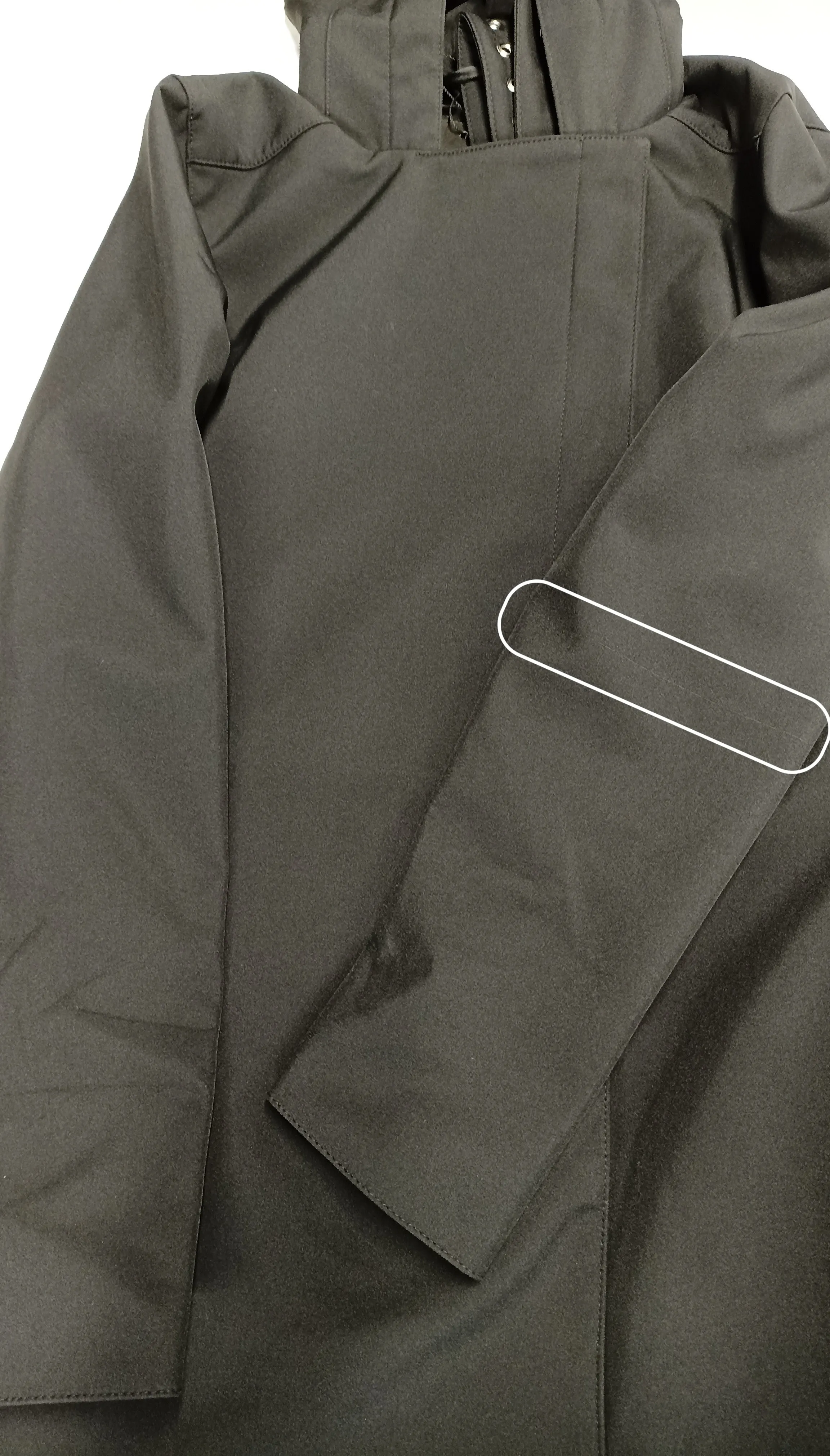 'Black Classic' coat in size S long (with imperfection)