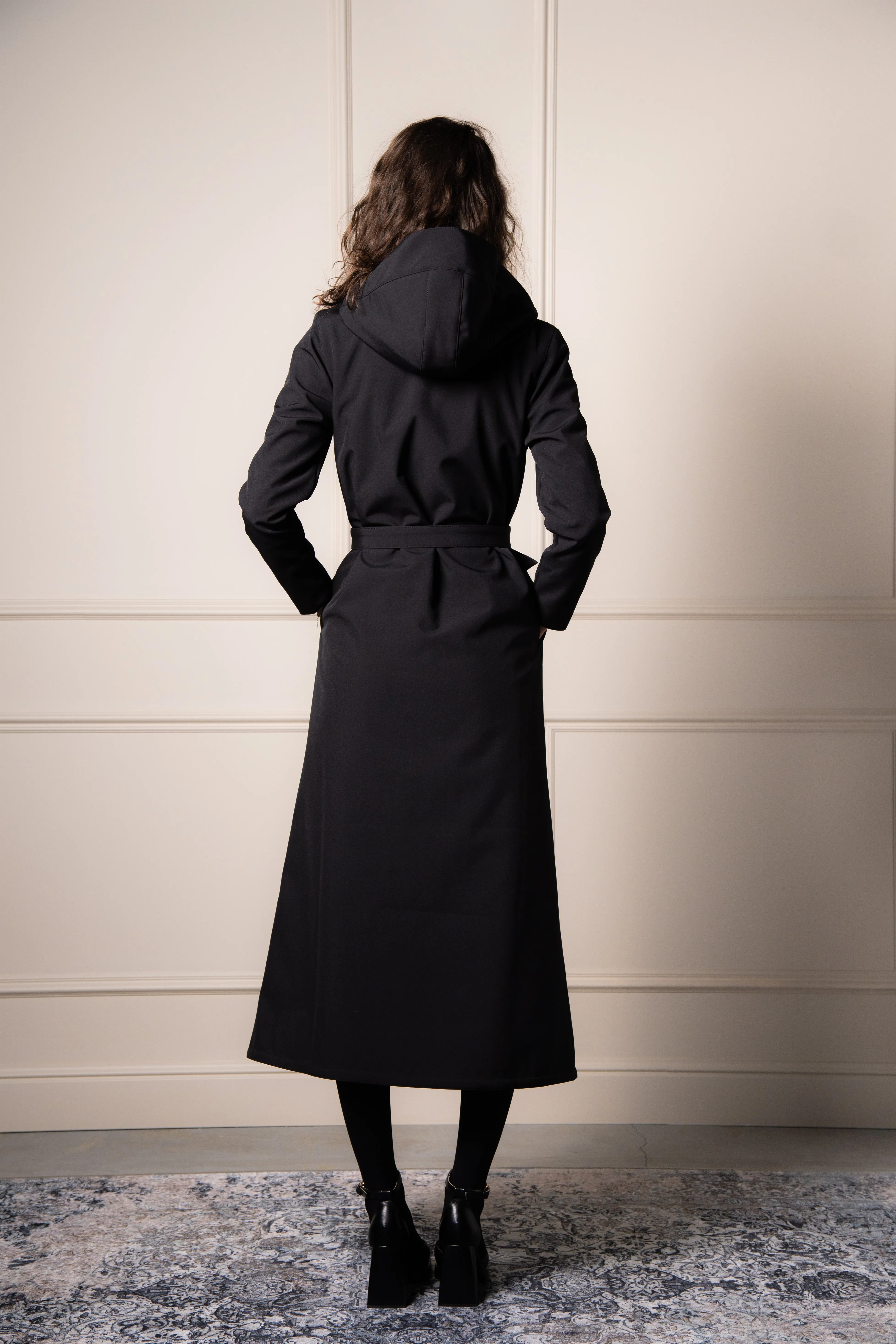 'Black Classic' coat in size S long (with imperfection)